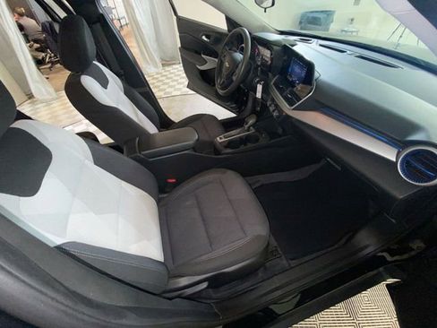 Used 2024 Chevrolet Trax LS FWD image 38