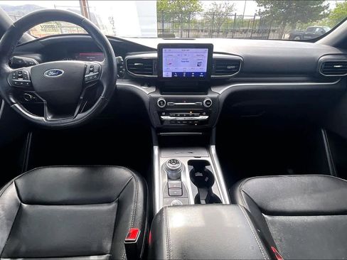 Used 2020 Ford Explorer XLT w/ Equipment Group 202A image 14