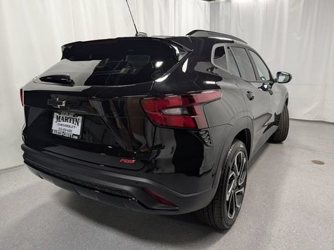 New 2026 Chevrolet Trax RS w/ Sunroof Package FWD image 3