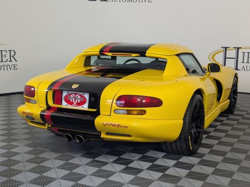 Used 2002 Dodge Viper RT/10 RWD image 2