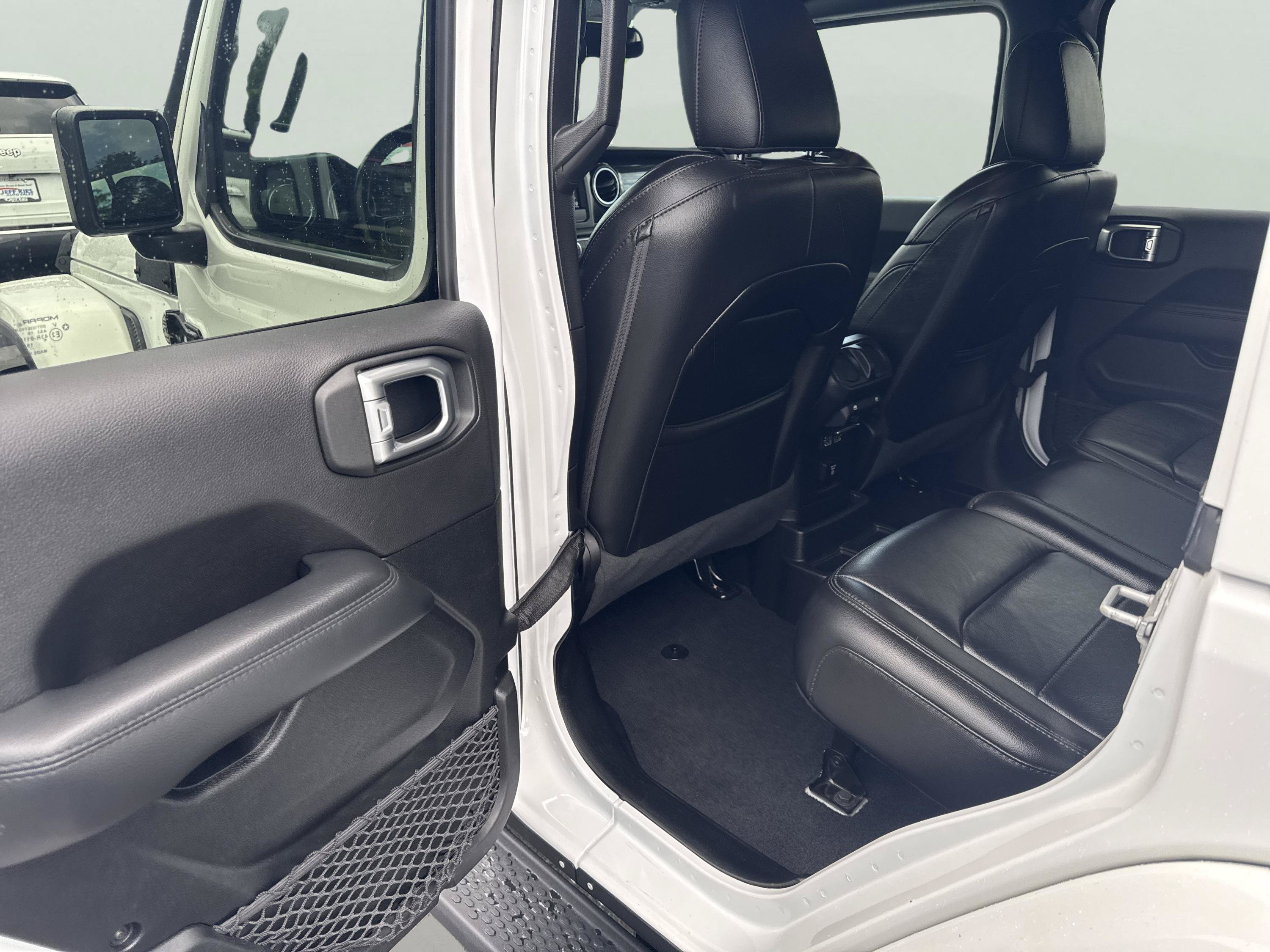 Used 2020 Jeep Wrangler Unlimited Sahara AWD/4WD image 20