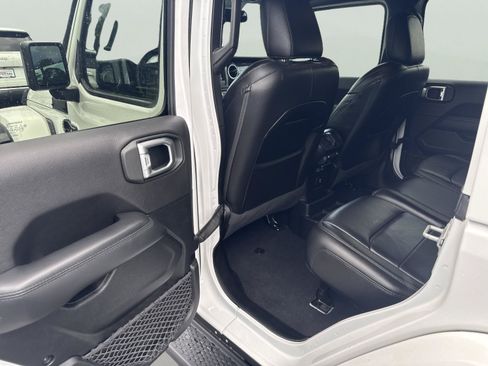 Used 2020 Jeep Wrangler Unlimited Sahara AWD/4WD image 20