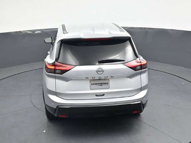 Used 2025 Nissan Rogue SV FWD image 25
