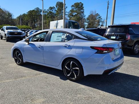 New 2025 Nissan Versa SR w/ Trunk Package FWD image 7