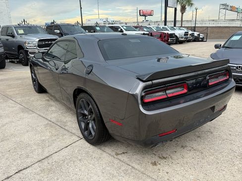 Used 2022 Dodge Challenger R/T w/ Driver Convenience Group RWD image 6