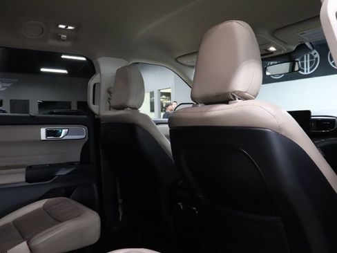 Used 2020 Ford Explorer Limited image 29