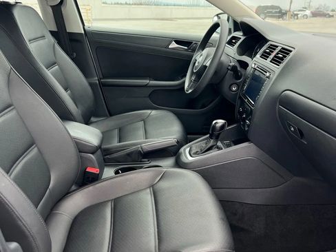 Used 2014 Volkswagen Jetta SE image 16