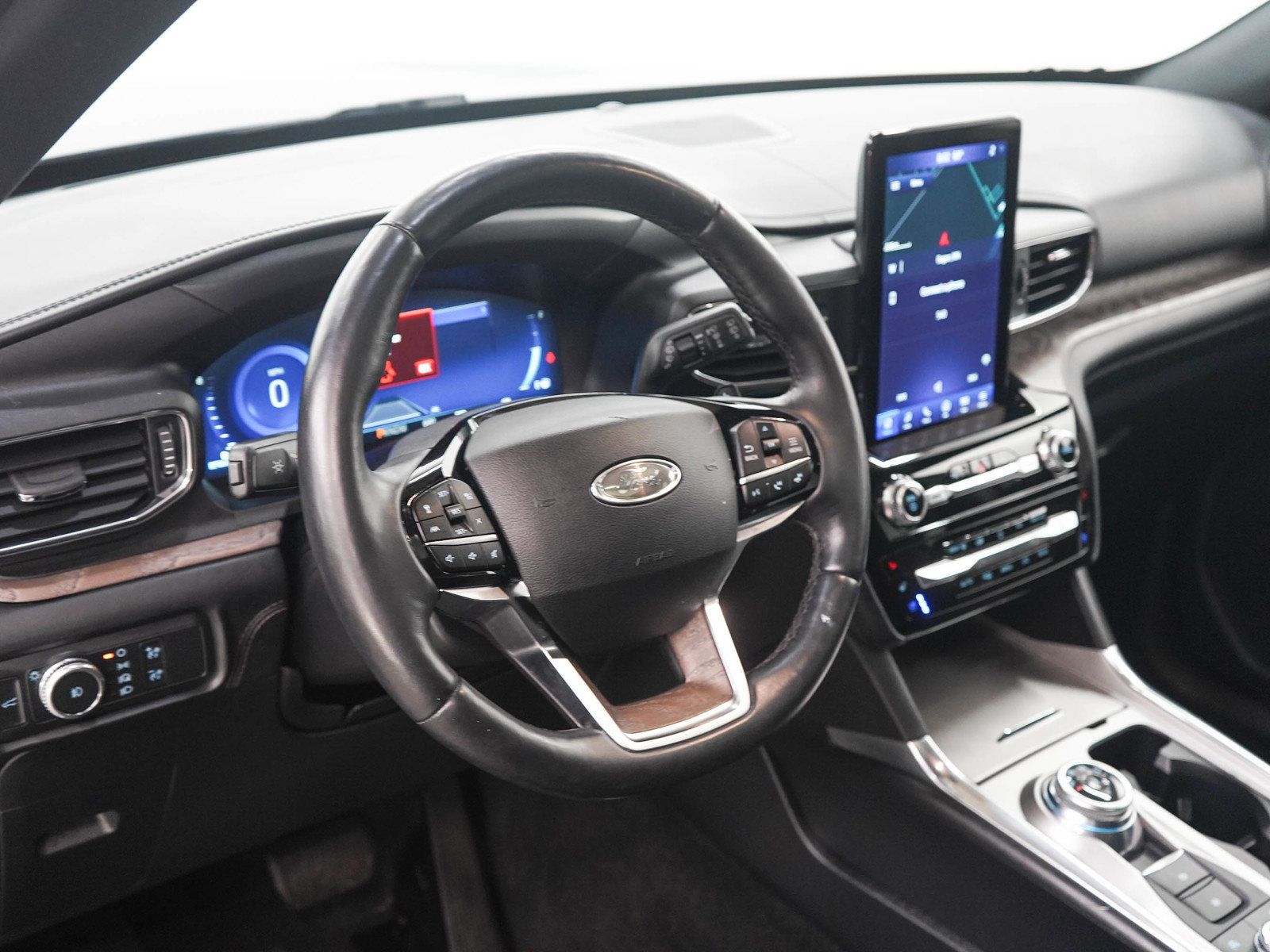 Used 2021 Ford Explorer Platinum w/ Equipment Group 601A AWD/4WD image 21