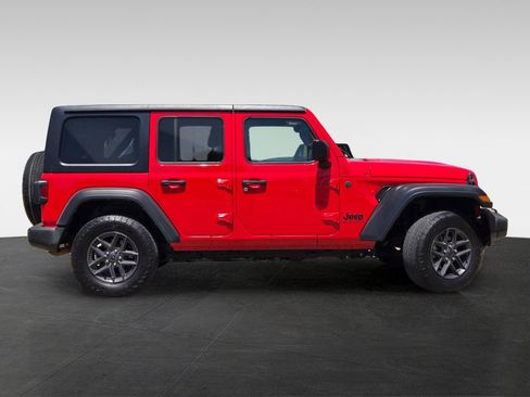 Used 2024 Jeep Wrangler Unlimited Sport AWD/4WD image 4