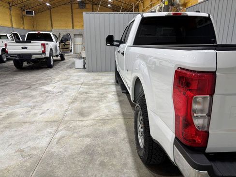 Used 2022 Ford F250 XL w/ Power Equipment Group image 9