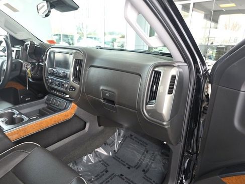 Used 2018 Chevrolet Silverado 1500 High Country image 11
