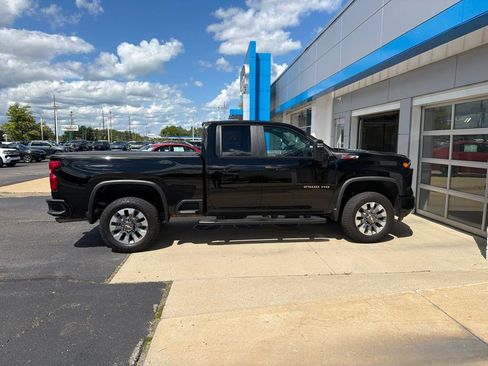 Used 2025 Chevrolet Silverado 2500 Custom w/ Custom Value Package AWD/4WD image 11