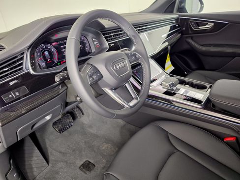 New 2026 Audi SQ7 Prestige AWD/4WD image 13