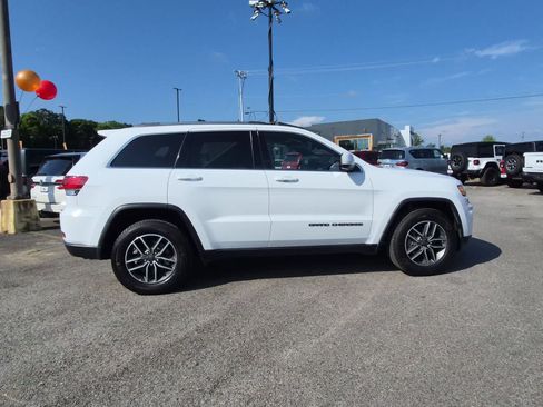 Used 2020 Jeep Grand Cherokee Laredo w/ Laredo X Package RWD image 7