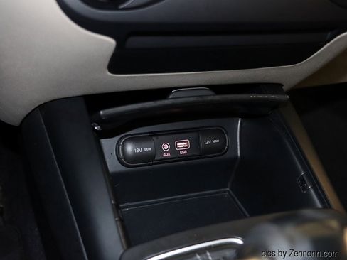 Used 2017 Kia Sorento AWD image 21