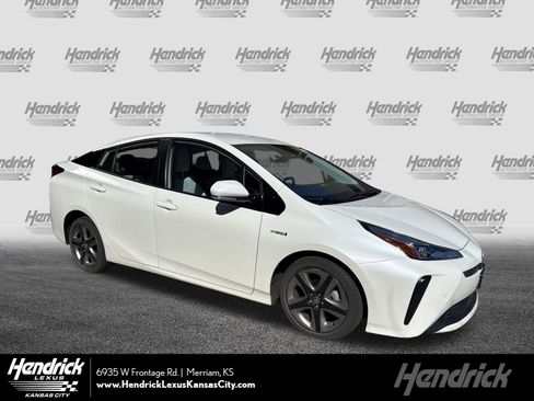Used 2019 Toyota Prius XLE image 1