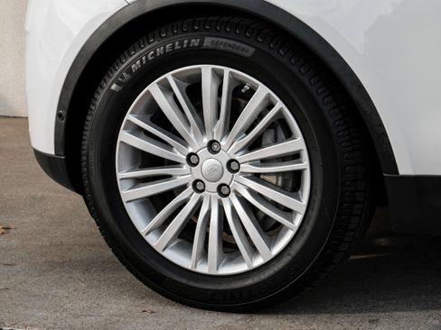 Used 2020 Land Rover Discovery HSE Luxury image 58