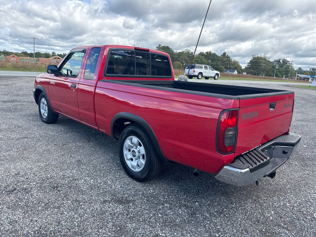 Used 2000 Nissan Frontier XE RWD image 5