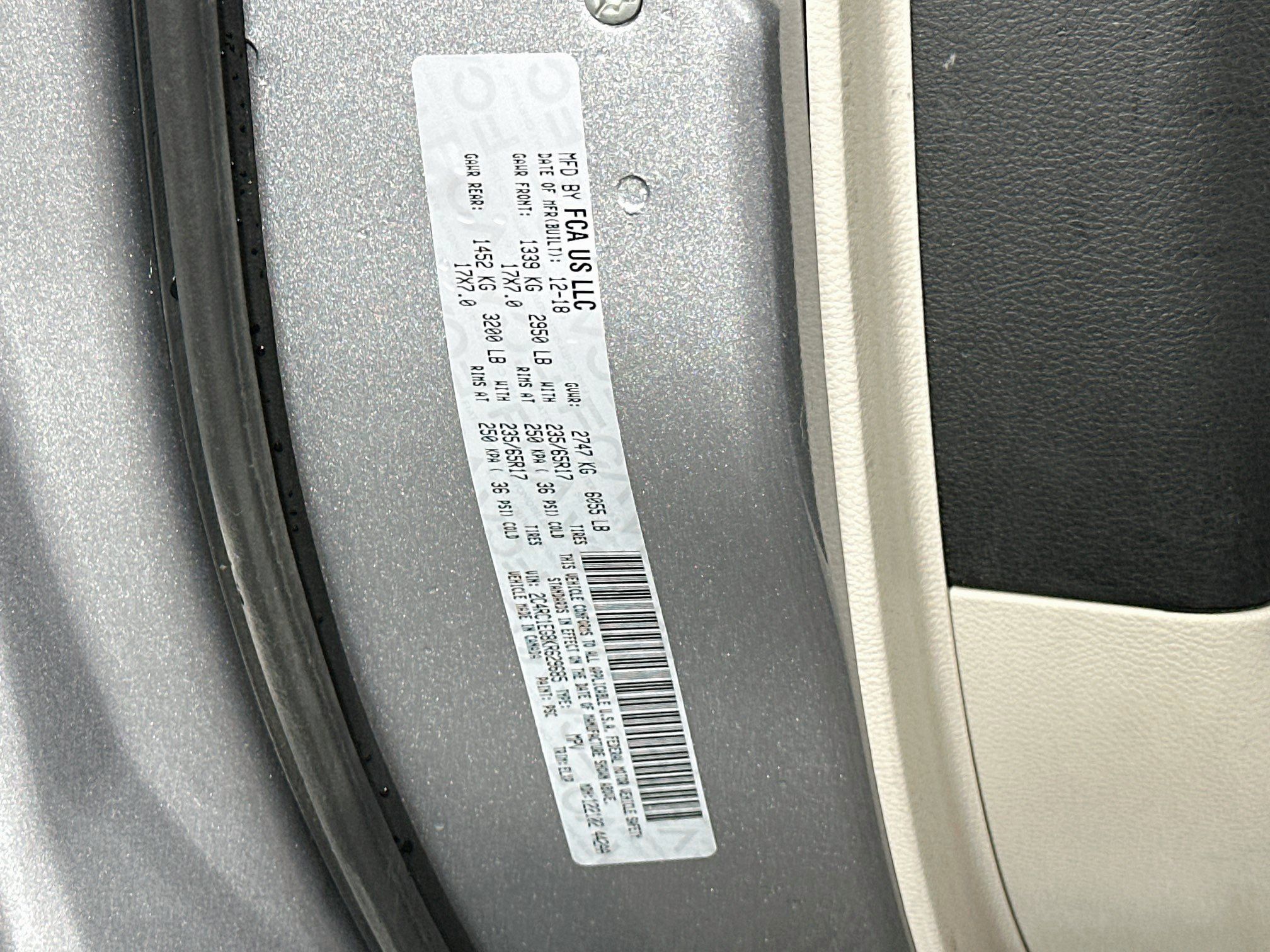 Used 2019 Chrysler Pacifica Touring-L Plus w/ Advanced Safetytec Group FWD image 12