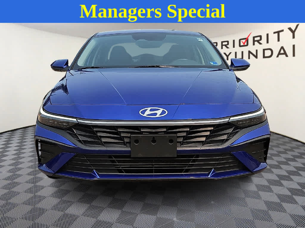 Used 2024 Hyundai Elantra SEL FWD image 2