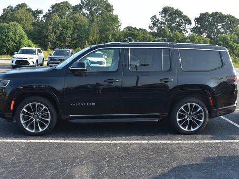 Used 2023 Jeep Wagoneer Series II w/ Premium Group I AWD/4WD image 7