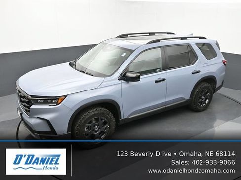 Used 2024 Honda Pilot TrailSport image 16
