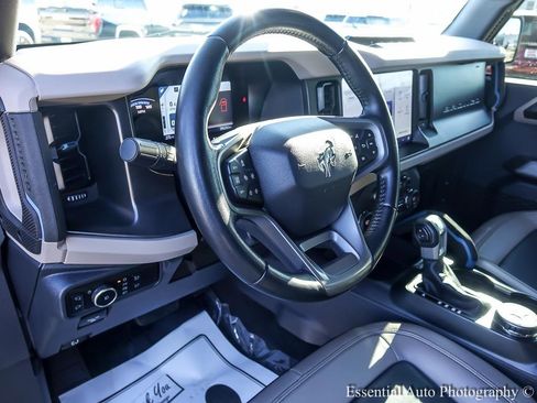 Used 2023 Ford Bronco Wildtrak image 10