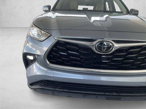 Used 2020 Toyota Highlander Limited image 9