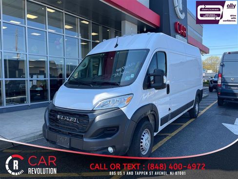 Used 2024 RAM ProMaster 2500 w/ Convenience Group FWD image 3