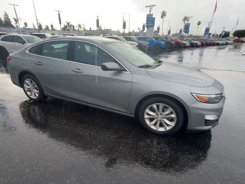 Used 2024 Chevrolet Malibu LT image 2