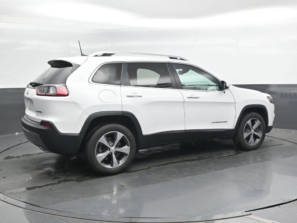 Used 2019 Jeep Cherokee Limited AWD/4WD image 2