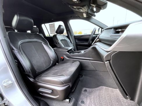 Certified 2024 Jeep Grand Cherokee L Altitude image 14