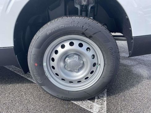 New 2025 Ford Maverick XL image 4