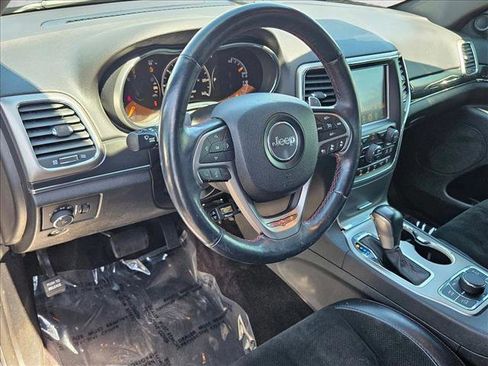 Used 2017 Jeep Grand Cherokee Trailhawk w/ Trailhawk Luxury Group AWD/4WD image 10