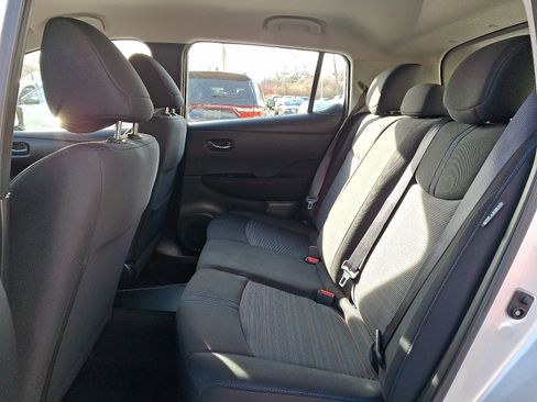 Used 2022 Nissan Leaf SV image 10