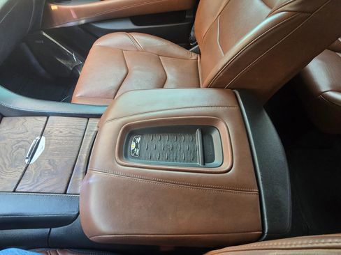 Used 2016 Cadillac Escalade Luxury AWD/4WD image 15