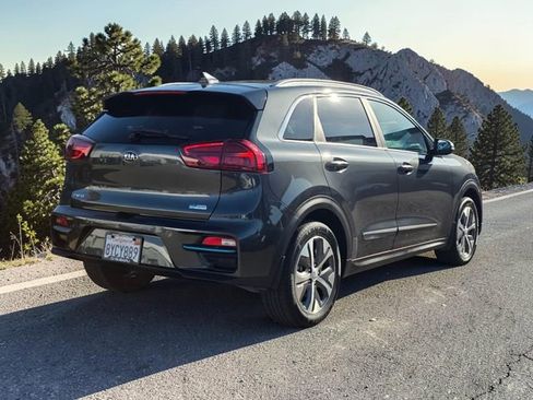 Used 2021 Kia Niro EX Premium FWD image 7