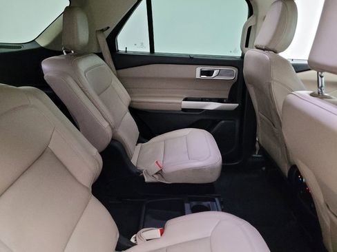 Used 2021 Ford Explorer Limited w/ Equipment Group 301A AWD/4WD image 19