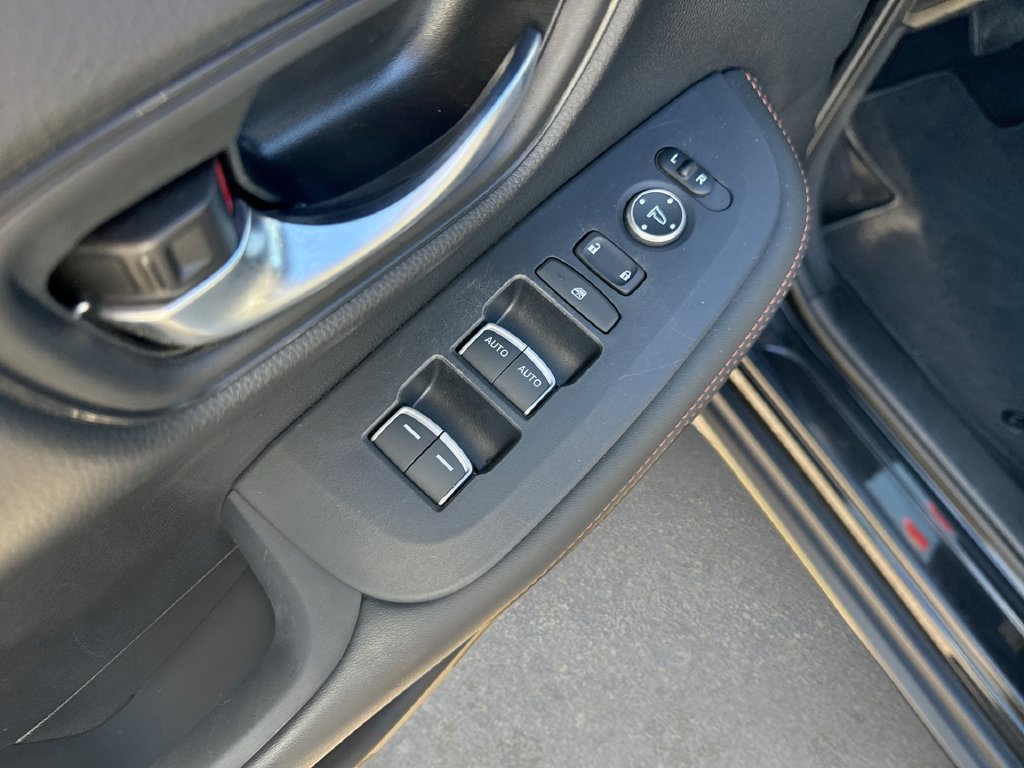 Used 2025 Honda HR-V Sport image 11