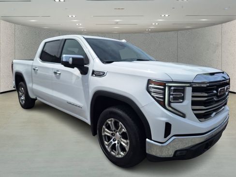 Used 2025 GMC Sierra 1500 SLT RWD image 7