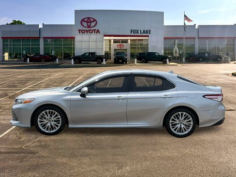 Used 2018 Toyota Camry XLE w/ Audio Package FWD image 2