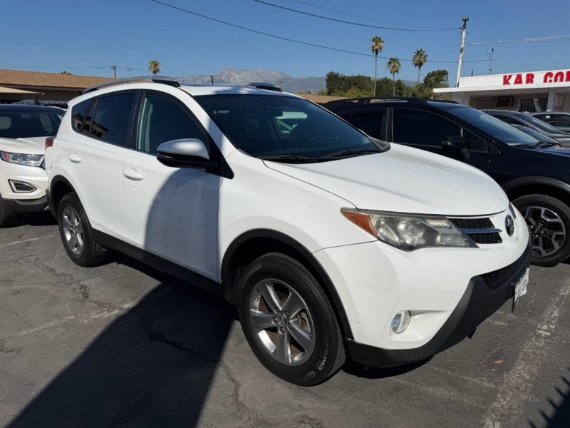 Used 2015 Toyota RAV4 XLE FWD image 2