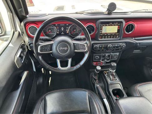 Used 2022 Jeep Gladiator Rubicon w/ Cold Weather Group AWD/4WD image 17