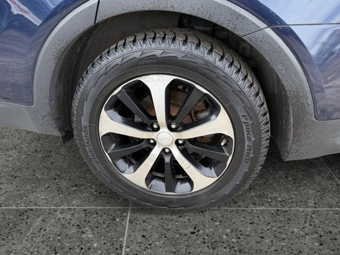 Used 2017 Kia Sorento EX image 10