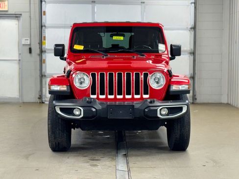 Used 2019 Jeep Wrangler Unlimited Sahara AWD/4WD image 2