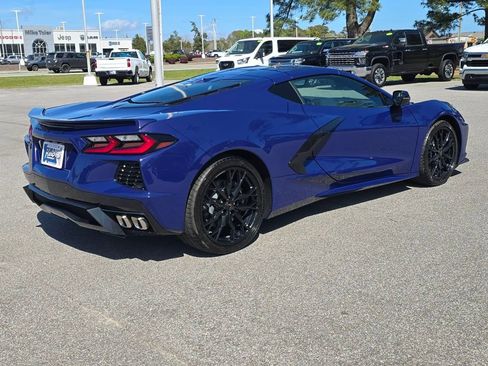 Used 2025 Chevrolet Corvette Stingray Coupe w/ 1LT RWD image 5