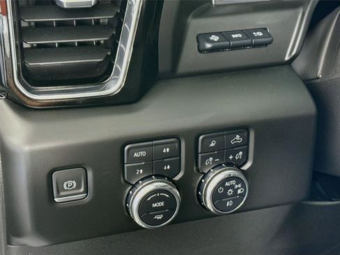 Used 2023 GMC Sierra 1500 Denali w/ Denali Reserve Package AWD/4WD image 4