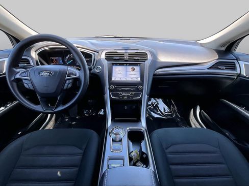 Used 2017 Ford Fusion SE w/ Fusion SE Technology Package FWD image 15