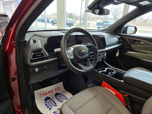 New 2026 Chevrolet Traverse LT image 2