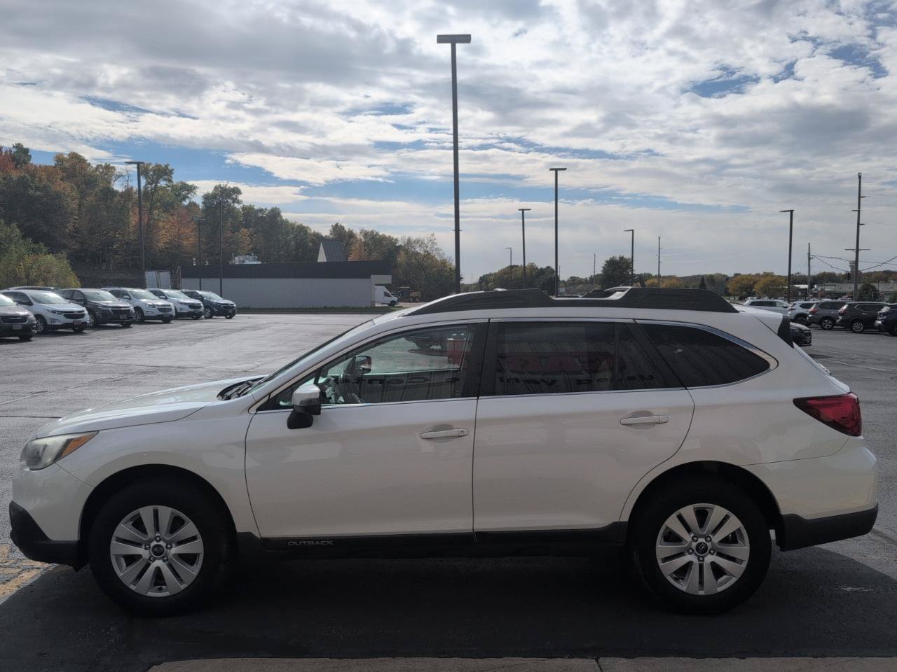 Used 2016 Subaru Outback 2.5i Premium AWD/4WD image 5